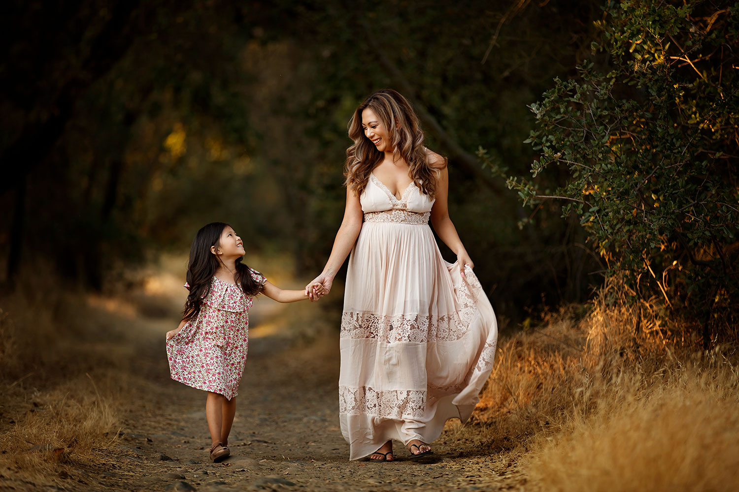 What to Wear for Spring Family Portraits: 4 Color Style Tips — Courtney  Goldman Photography