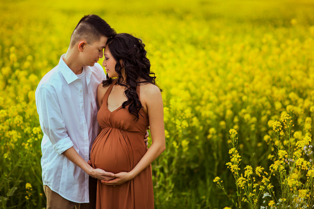 Best Maternity Photoshoot Poses & Outfit Ideas