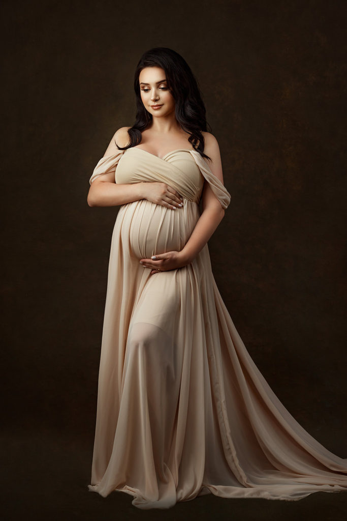 How-To Maternity Photography: Using Props Effectively